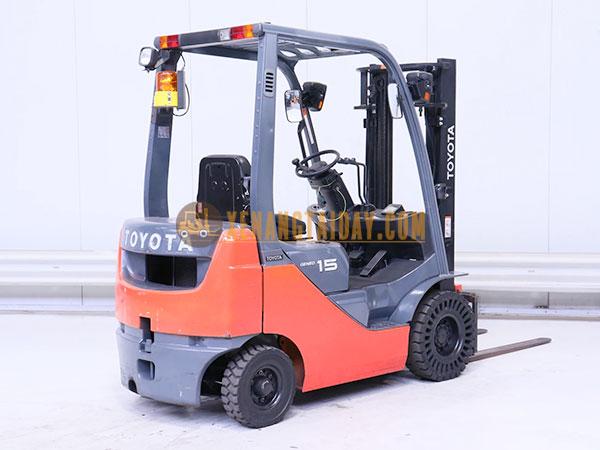 Xe nâng dầu 1.5 tấn TOYOTA 02-8FD15 đời mới nhất