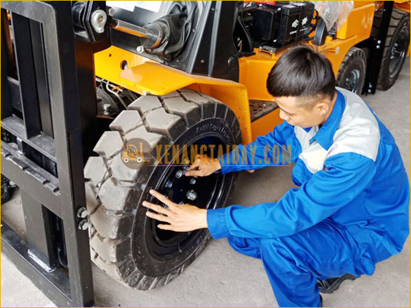 Kiểm tra hệ thống bánh xe