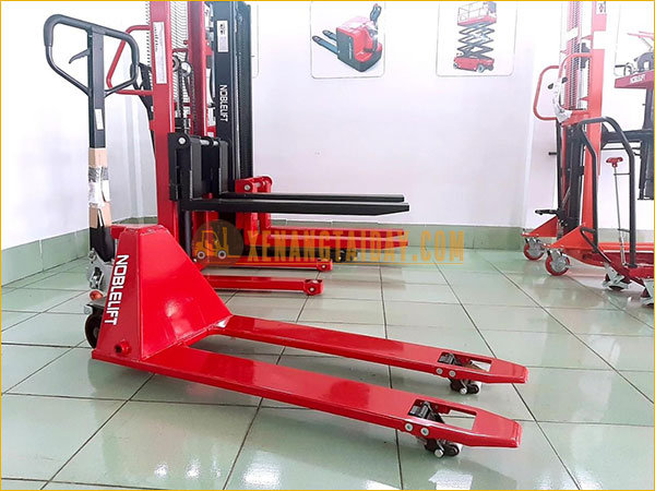 Bảo quản xe nâng tay đúng nơi quy định