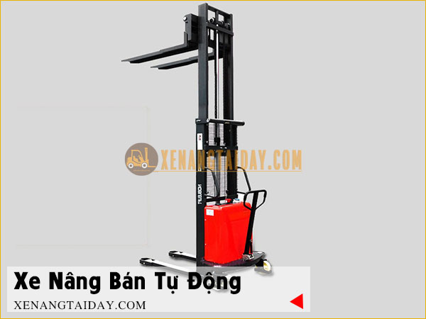 Xe nâng bán tự động