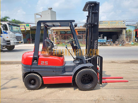 Xe Nâng Dầu TOYOTA 6FD25