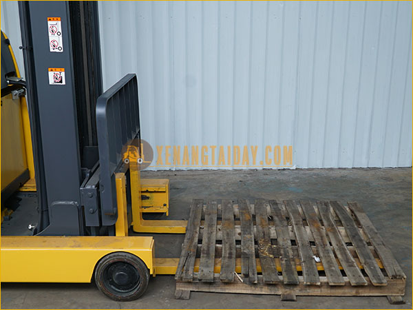 Bánh tải xe nâng điện đứng