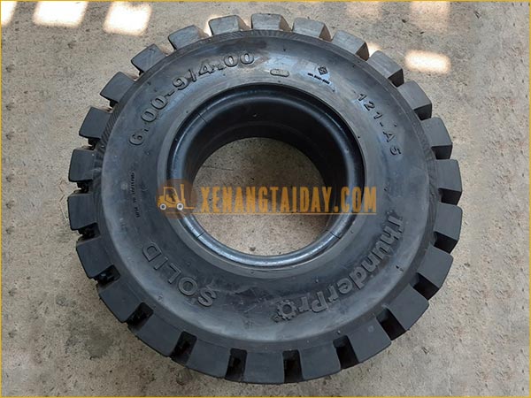 Vỏ đặc xe nâng hiệu Thunderpro