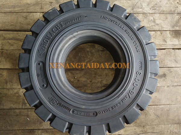 Lốp đặc xe nâng Komachi
