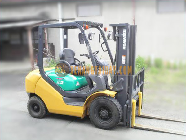 xe nâng dầu Komatsu FD25C-16