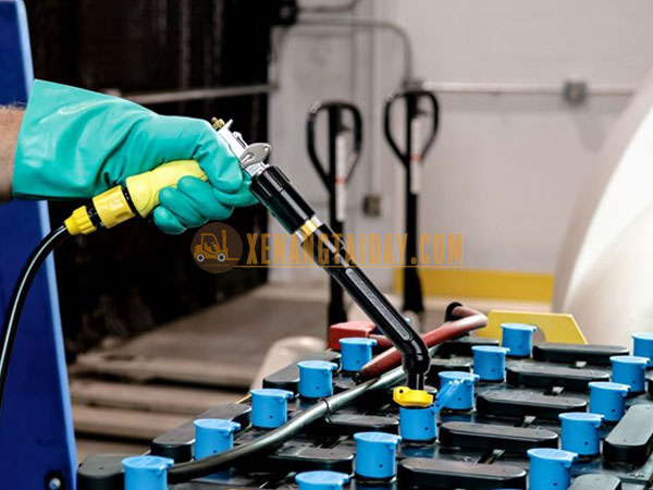 phục hồi bình điện xe nâng