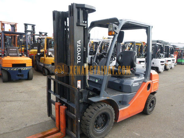 bán xe nâng cũ 2.5 tấn