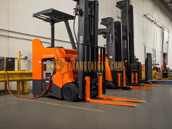 dịch vụ cho thuê xe nâng điện đứng lái tại bình dương