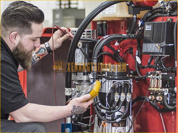 Bảng Giá Bảo Dưỡng Xe Nâng Điện Đứng Lái Dưới 2.5 Tấn Mới Nhất 2023 1