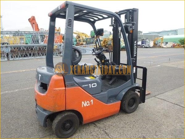 Xe nâng xăng 1 tấn Toyota