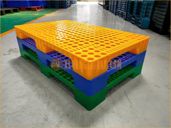 Pallet nhựa