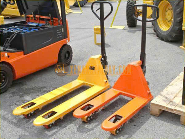 Xe nâng tay có nhiều kích thước càng khác nhau
