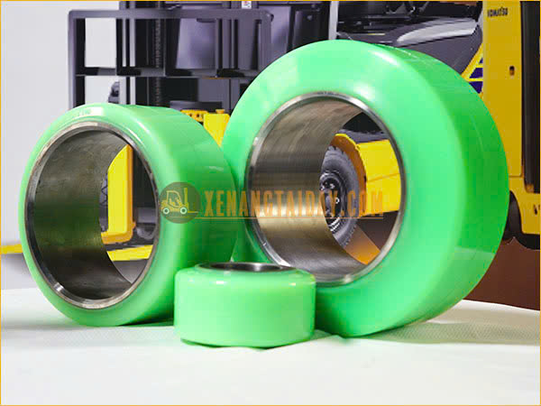 Bánh PU xe nâng điện đứng lái mới 100%
