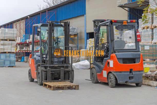Xe nâng Nhật đã qua sử dụng được nhập về và sử dụng tại Việt Nam