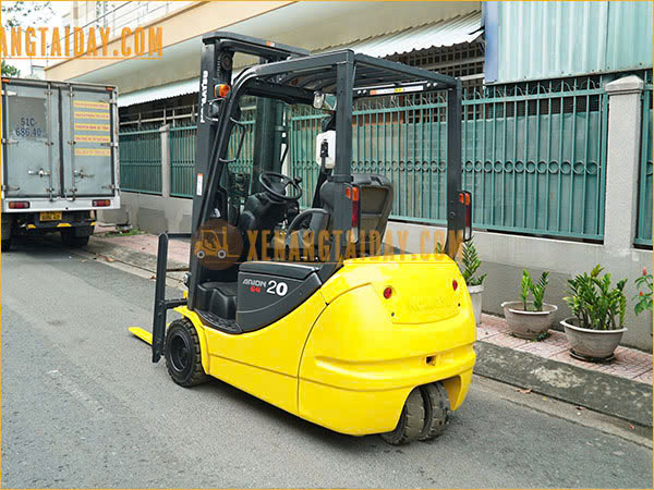 Xe nâng điện ngồi 3 bánh hiệu Komatsu