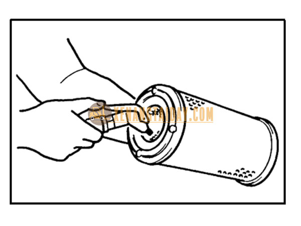 Vệ sinh lọc gió  xe nâng