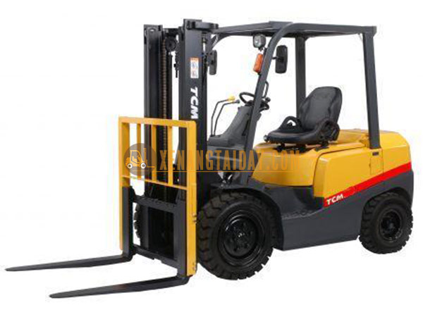 Xe nâng dầu TCM FD25T13