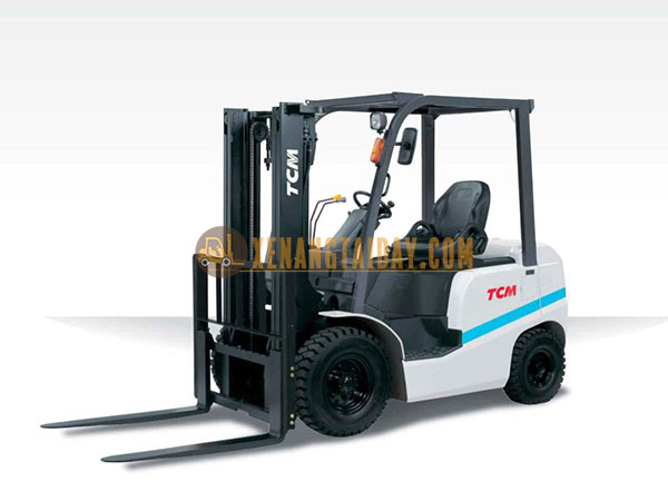 Xe nâng dầu TCM FD30C3