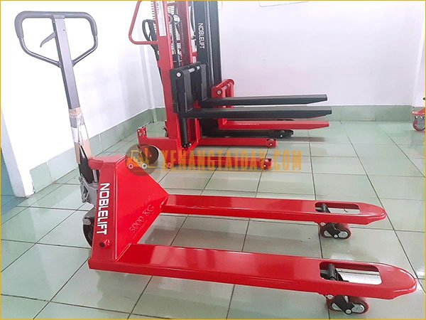 Xe nâng tay 5 tấn thương hiệu Noblelift