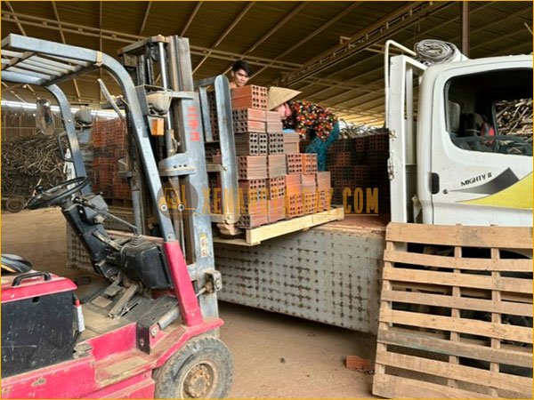 Xe nâng trong lĩnh vực xây dựng