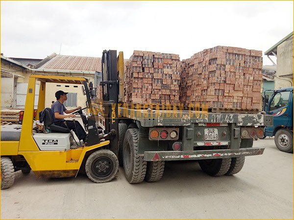 Xe dầu vận hành ngoài trời