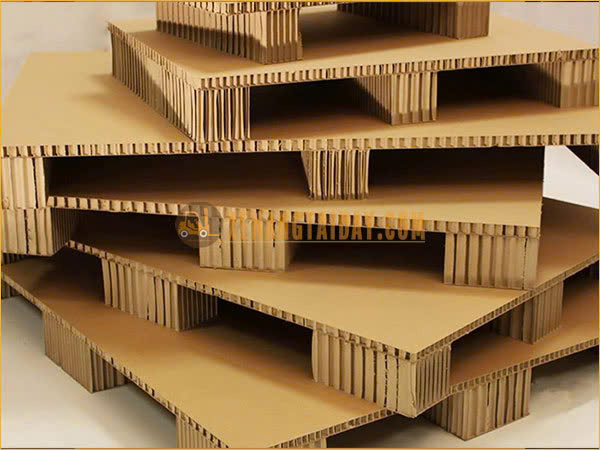 Những pallet được làm từ giấy cứng