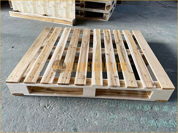 Pallet một mặt hai chiều nâng