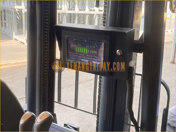 Lắp màn hình pin lithium trên xe điện ngồi 2.5 tấn