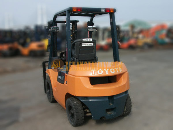 Xe nâng Xăng TOYOTA 42-7FG20