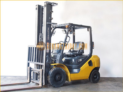 Bán xe nâng dầu 2.5 tấn Komatsu nhập khẩu Nhật