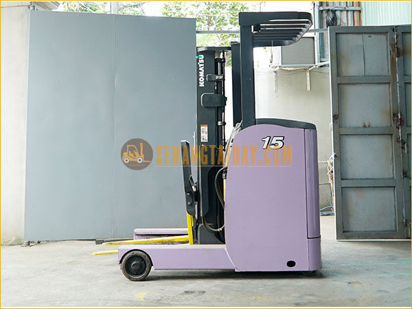 Hướng Dẫn Sạc Xe Nâng Điện Đúng Chuẩn Hiệu Quả 2024