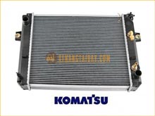 Két nước xe nâng Komatsu