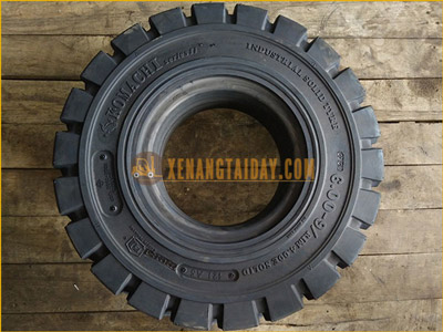 Kích thước lốp đặc xe nâng KOMATSU đời mới nhất