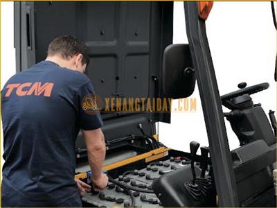 Những lưu ý khi sử dụng và bảo dưỡng bình điện xe nâng