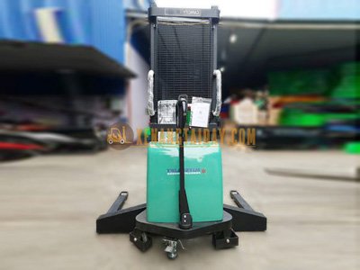 So sánh xe nâng tay điện với xe nâng tay cơ