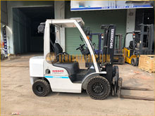 Xe Nâng Dầu Nissan KND Y1F2