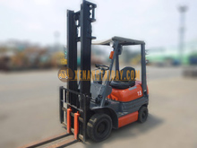 Xe nâng dầu TOYOTA 02-6FD15