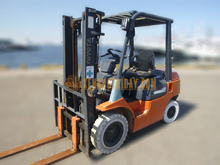 Xe nâng dầu TOYOTA 7FD25