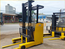 Xe nâng điện đứng lái KOMATSU FB15RL-15