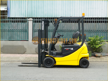 Xe nâng điện ngồi lái KOMATSU FB14-12