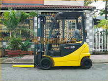 Xe nâng điện ngồi lái KOMATSU FB15-12