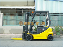 Xe nâng điện ngồi lái KOMATSU FB15-12