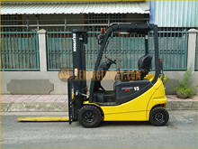 Xe nâng điện ngồi lái KOMATSU FB15-12
