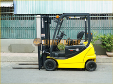 Xe nâng điện ngồi lái KOMATSU FB15-12