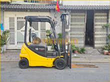 Xe nâng điện ngồi lái KOMATSU FB15-12