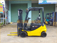 Xe nâng điện ngồi lái KOMATSU FB18-12