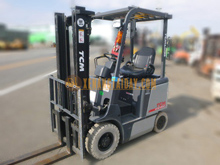 Xe nâng điện ngồi lái TCM FB15-7