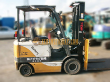 Xe nâng điện ngồi lái TCM FB25-6