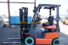 Xe nâng điện ngồi lái TOYOTA 7FBH15
