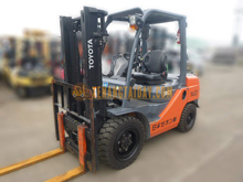 Xe nâng Xăng TOYOTA 02-8FG30